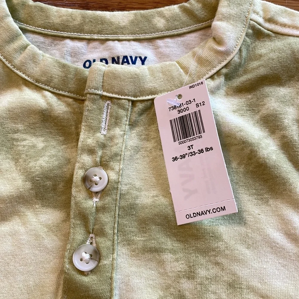🍁Old Navy Long Sleeve Tee - Picture 2 of 7